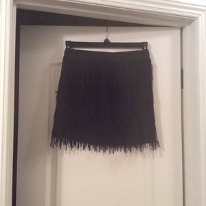 BLACK MINI FRINGE SKIRT